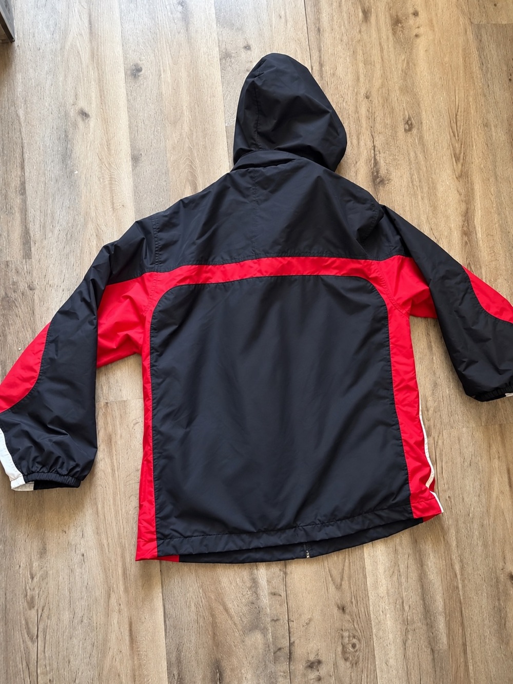Nike Kids Xl Black, Red & White Sport heavy windbreaker  Jacket

0020 - Picture 3 of 5